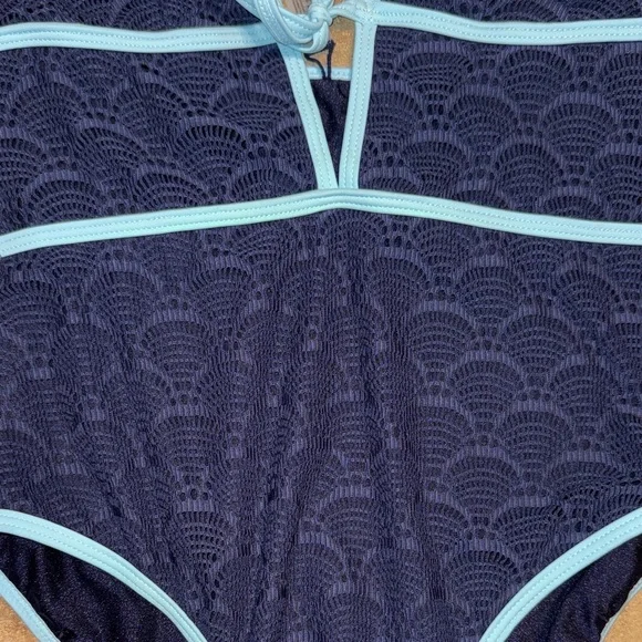 Berlook NWT medium And XL Blue V Neck Tie One-Piece Swimsuit - Picture 5 of 5